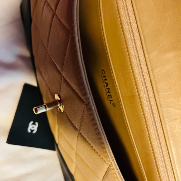 CLASSIC CHANEL LAMBSKIN LEATHER MONOCHROME BAG - Picture 7 of 8